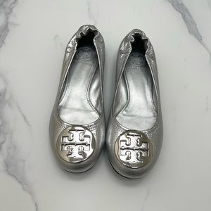 Tory Burch Metallic Silver Reva Leather Ballet Flats (like new) size 8.5